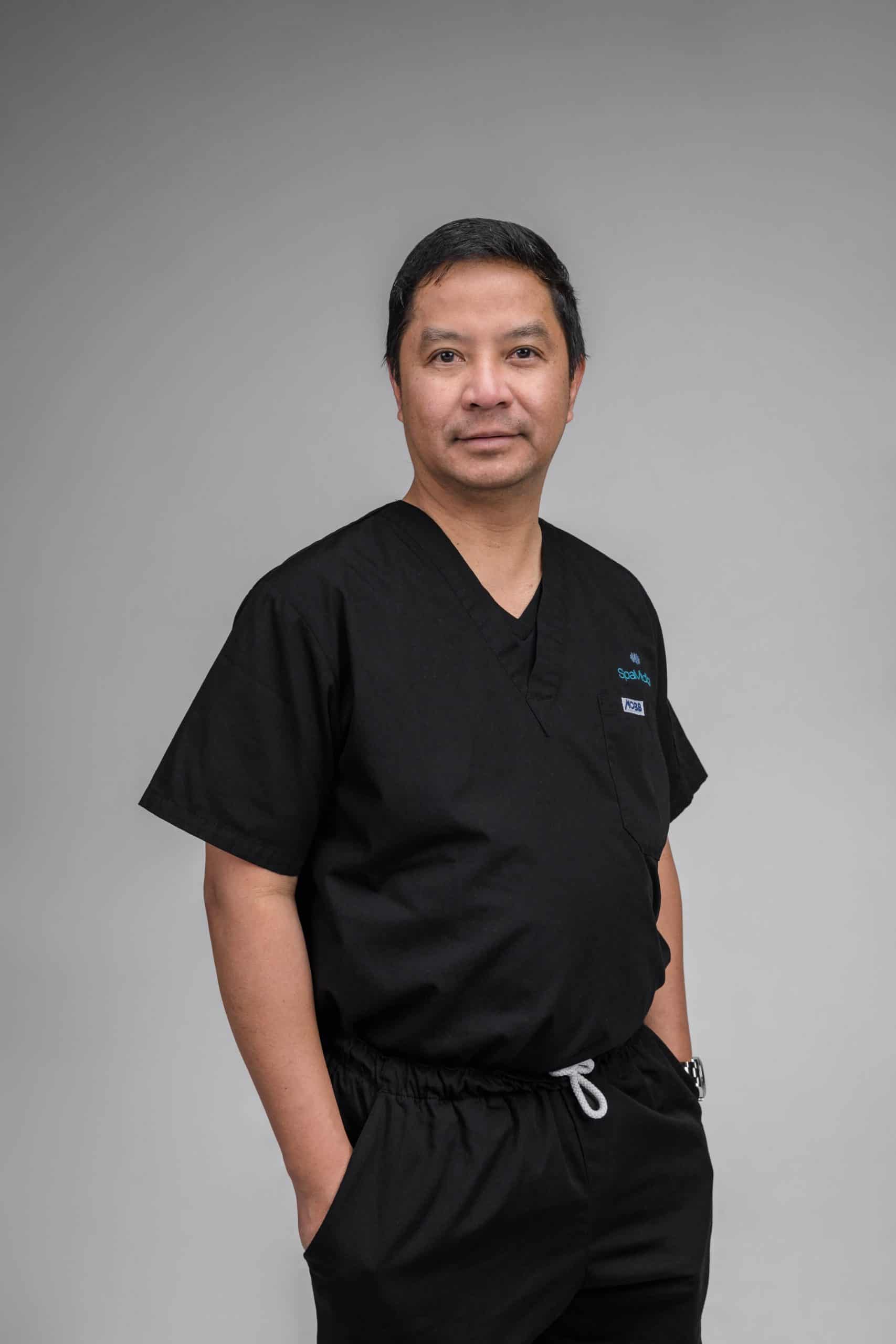 hair-transplant-technician